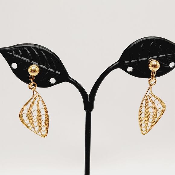 Vintage Crown Trifari Gold Tone Filigree Clip Earrings Dangle Drop Signed - Picture 6 of 11